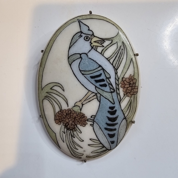 Vintage Bird Handpainted Brooch Pin Porcelain Floral Large Brass Back - Picture 3 of 8
